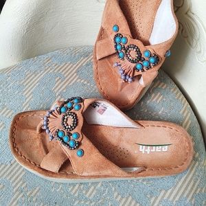 RARE Earth Kalso Negative Heel Aztec Fringe Sandal